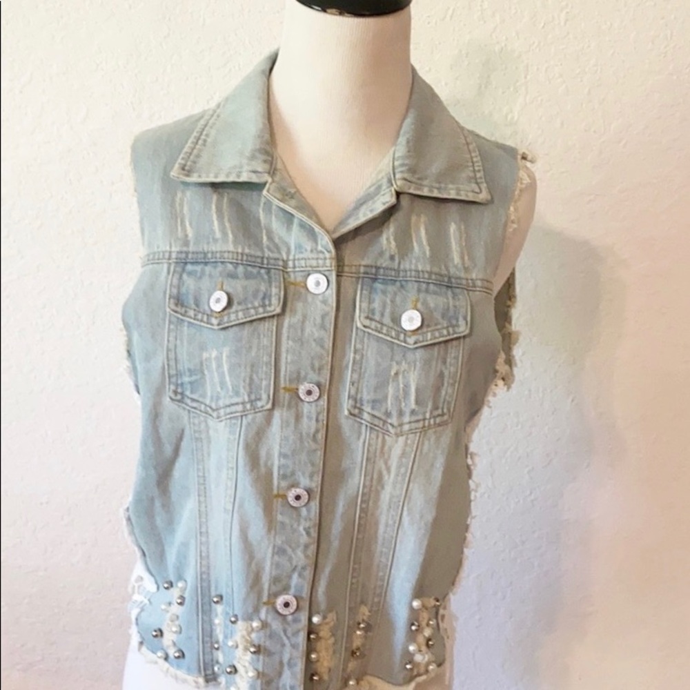 Paisley Vine Chambray Lace Embellished Top S